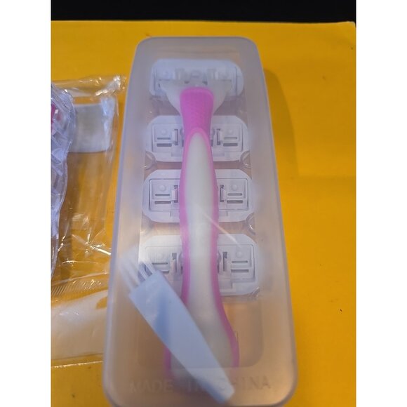 Handle & 7 Bikini Razors  Women's Disposable Shavers for Pubic Hair & Travel Use - Picture 3 of 3